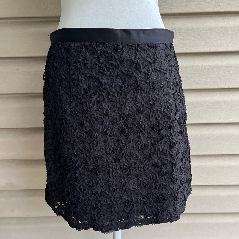 •Willi Smith• Black Floral Lace Mini Skirt - Size 6